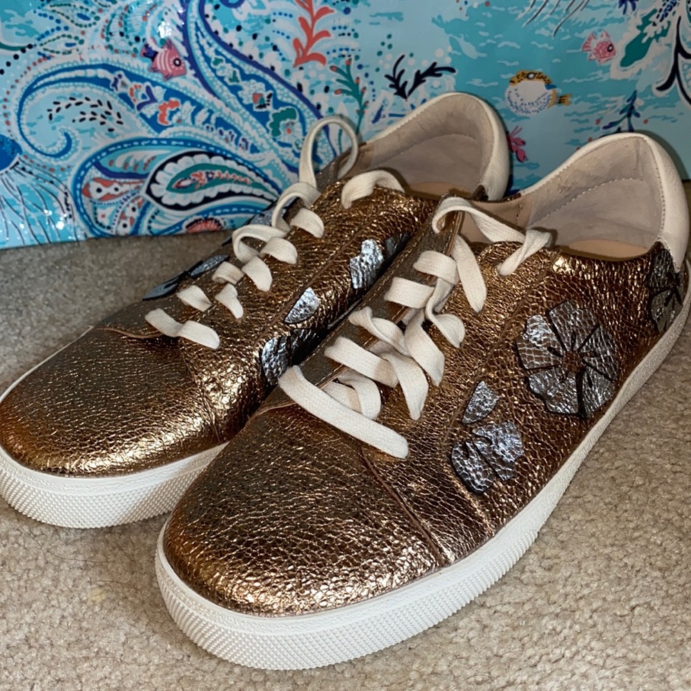 Vince Camuto Claudinia Sneakers
